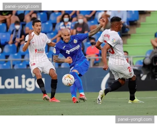 西甲第25轮：赫塔费vs塞维利亚首发公布，萨特里亚诺坐镇，阿斯皮利奎塔领衔防线