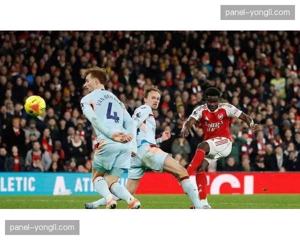 阿森纳控球占优但进攻难造威胁，靠防守压制对手晋级